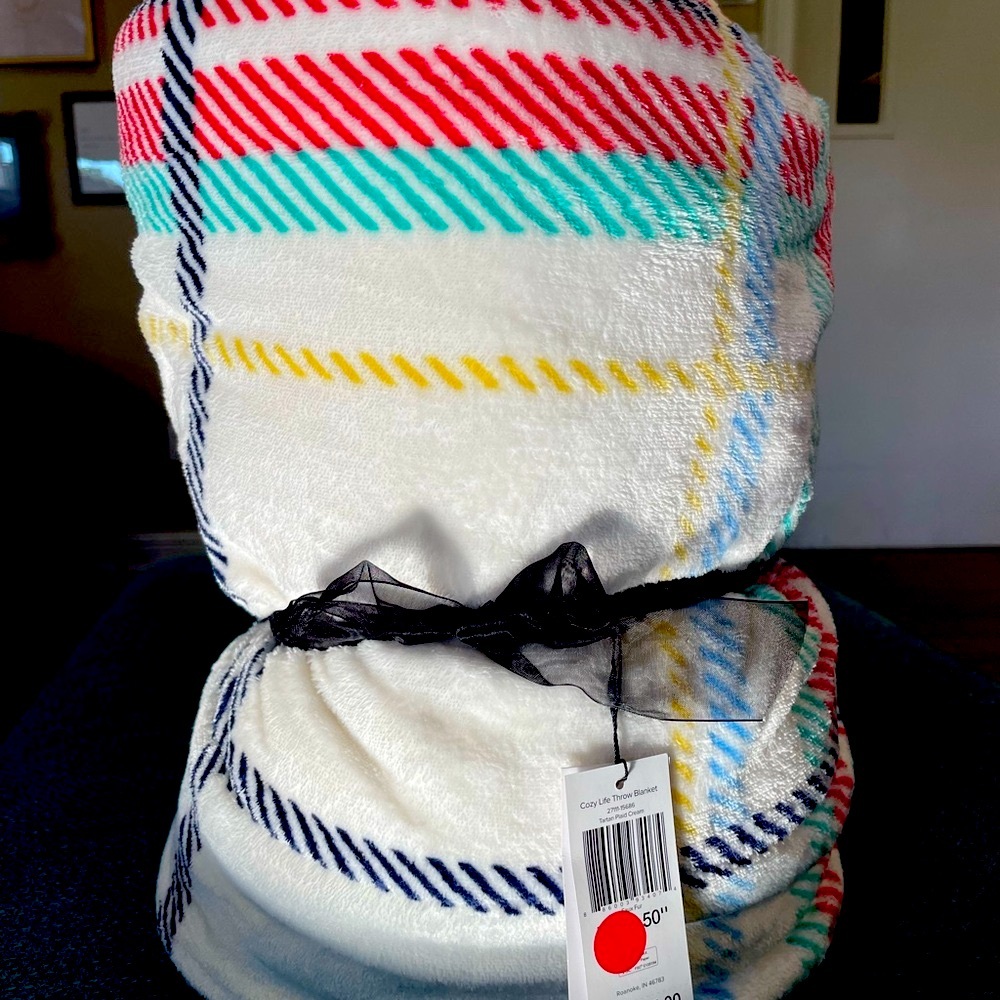 Tartan Plaid Throw Blanket – Vera Bradley - Cream & Red